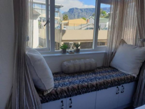 Greenpoint* 1 Bed * Short Walk to V&A Water Front